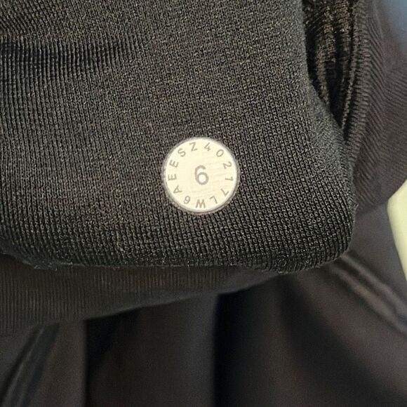 Lululemon Lean In Crop (17") - Picture 7 of 7